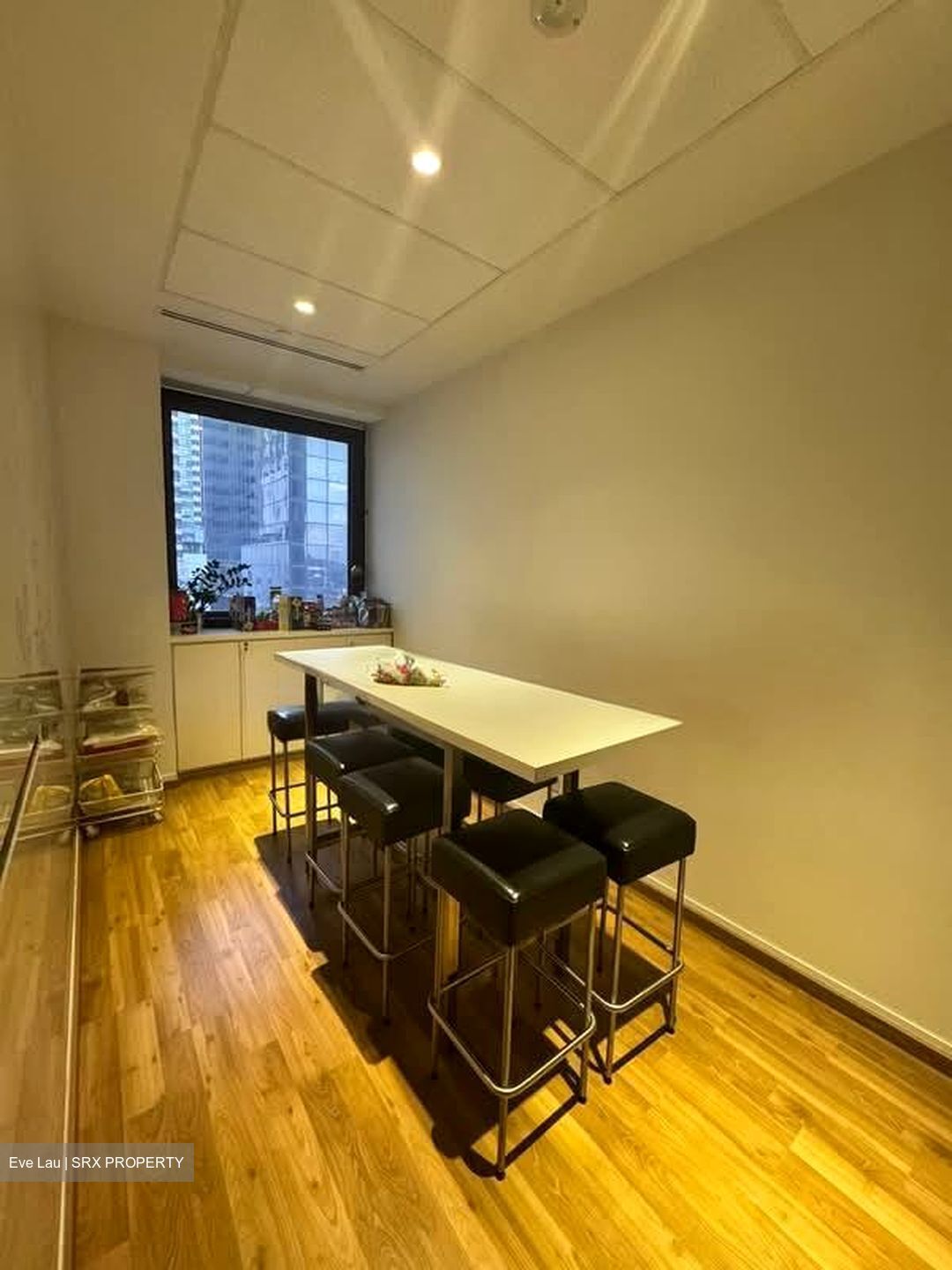Lippo Centre (D2), Office #584864411